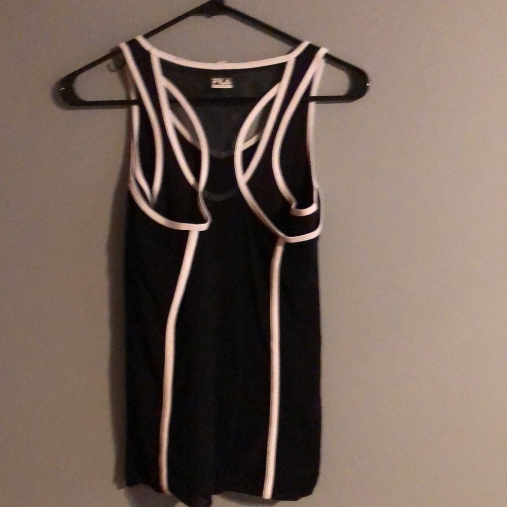 *WORN ONCE* WOMAN FILS TANK TOP WITH BUILT IN BRA! SIZE SMALL! - Picture 4 of 5